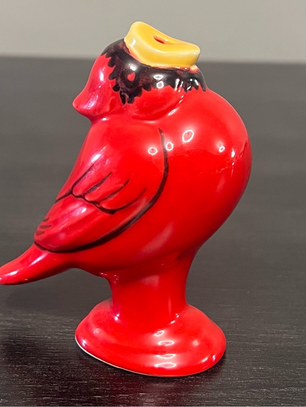 VTG Roman Inc. Cardinal Red Bird Ceramic Pie Bird Vent Funnel 4”